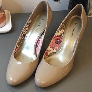 Bandolino nude pumps